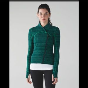 Lululemon Precision Jacket
Cyber Jungle Hero Blue